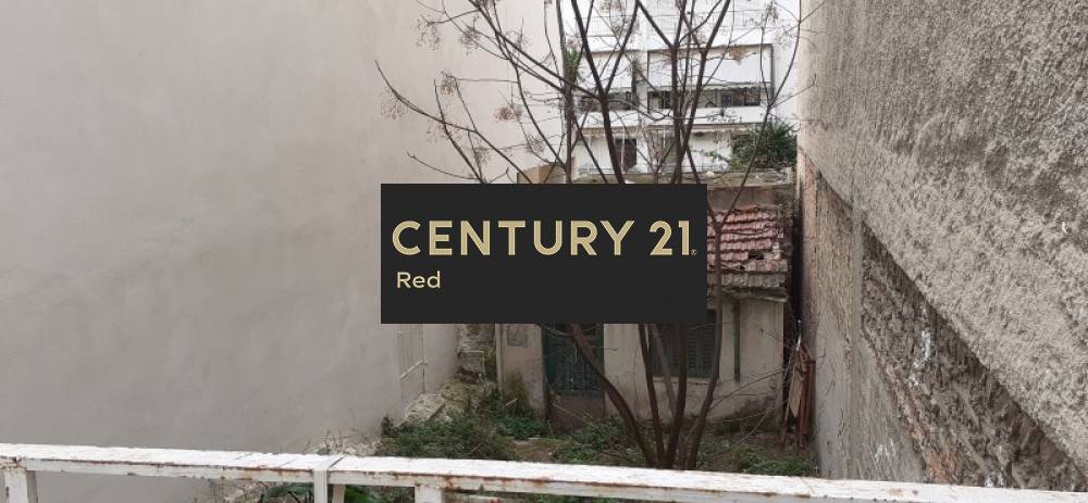 Οικόπεδο — Πέραμα
