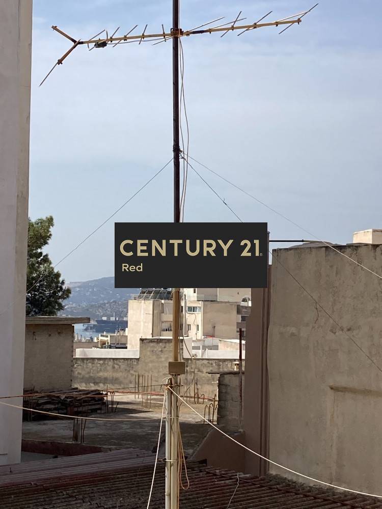 Οικόπεδο — Πέραμα