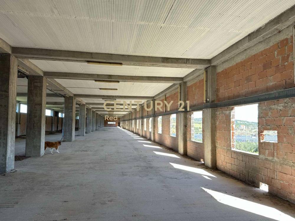Βιομηχανικός χώρος 7.300 τ.μ. προς πώληση στην περιοχή Μαρκόπουλο — φωτογραφία 6