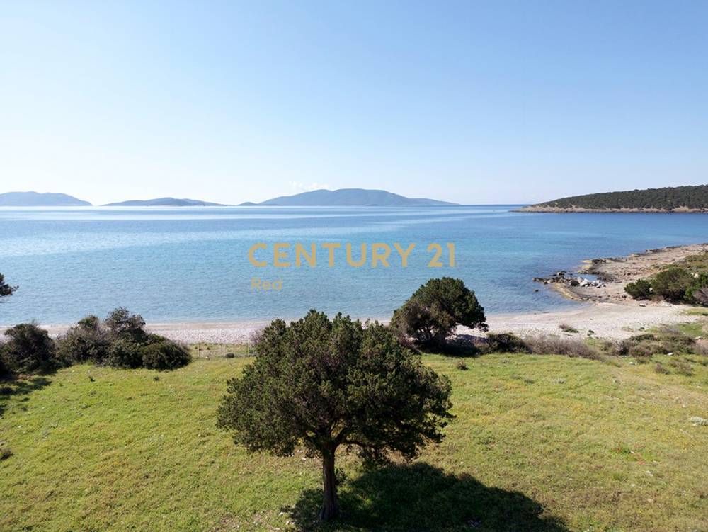 Οικόπεδο — Στύρα