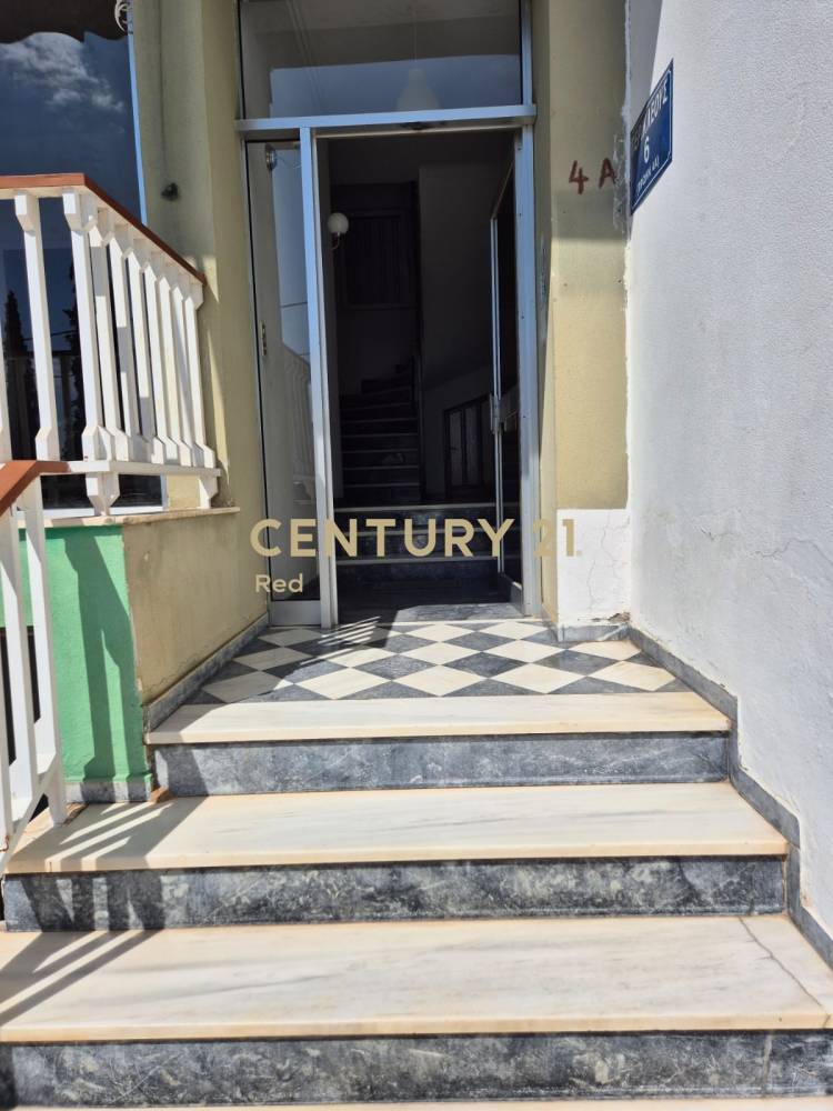 Κτίριο 330 τ.μ. προς πώληση στη Νίκαια — φωτογραφία 12