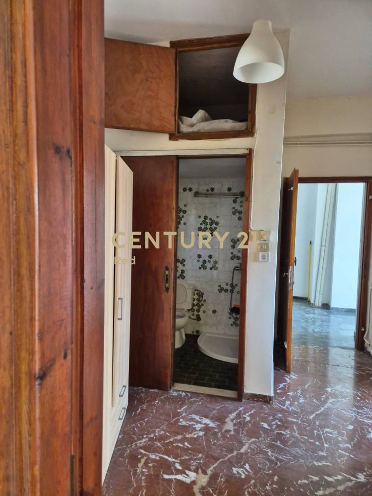 Κτίριο 330 τ.μ. προς πώληση στη Νίκαια — φωτογραφία 10