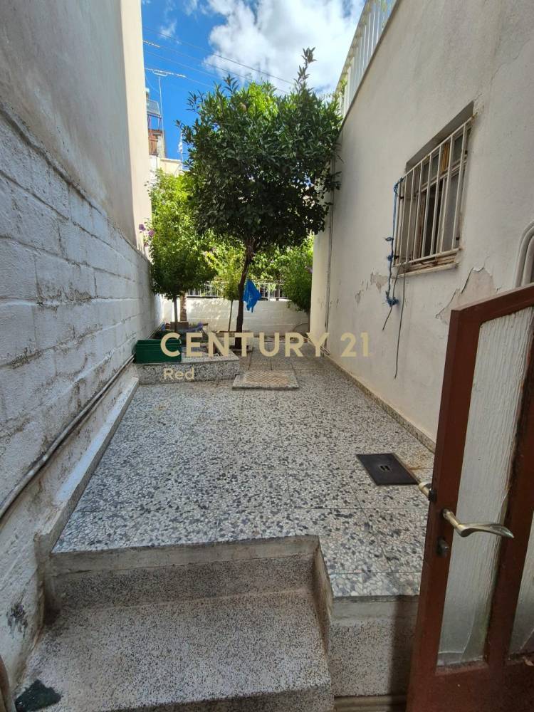 Κτίριο 330 τ.μ. προς πώληση στη Νίκαια — φωτογραφία 15