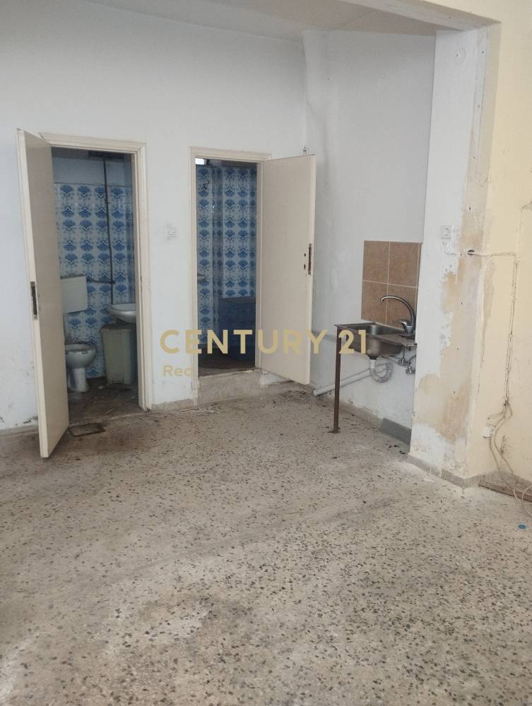 Κατάστημα 176 τ.μ. προς ενοικίαση στη Νίκαια — φωτογραφία 12