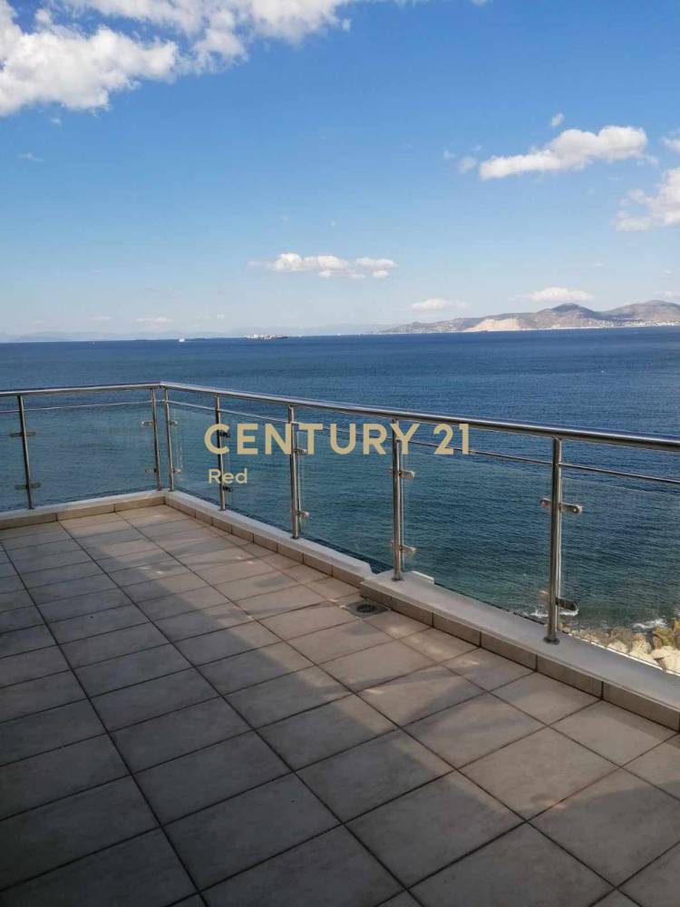Μεζονέτα — Πειραϊκή