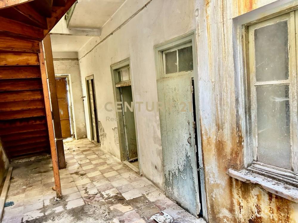 Κτίριο 215 τ.μ. προς πώληση στην περιοχή Χατζηκυριάκειο — φωτογραφία 6