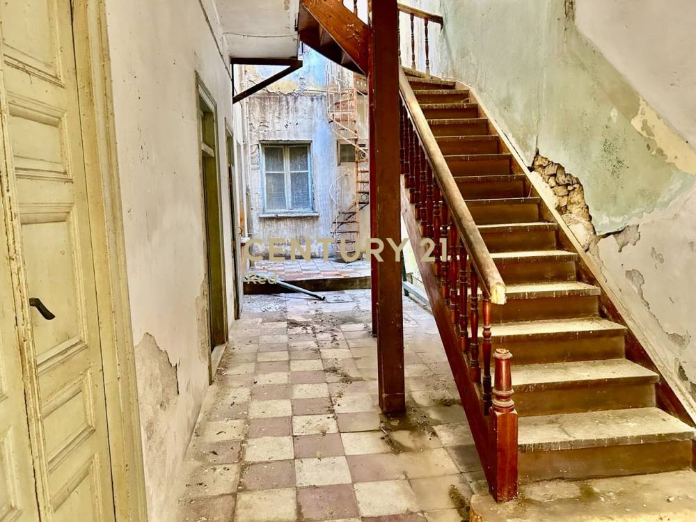 Κτίριο — Χατζηκυριάκειο