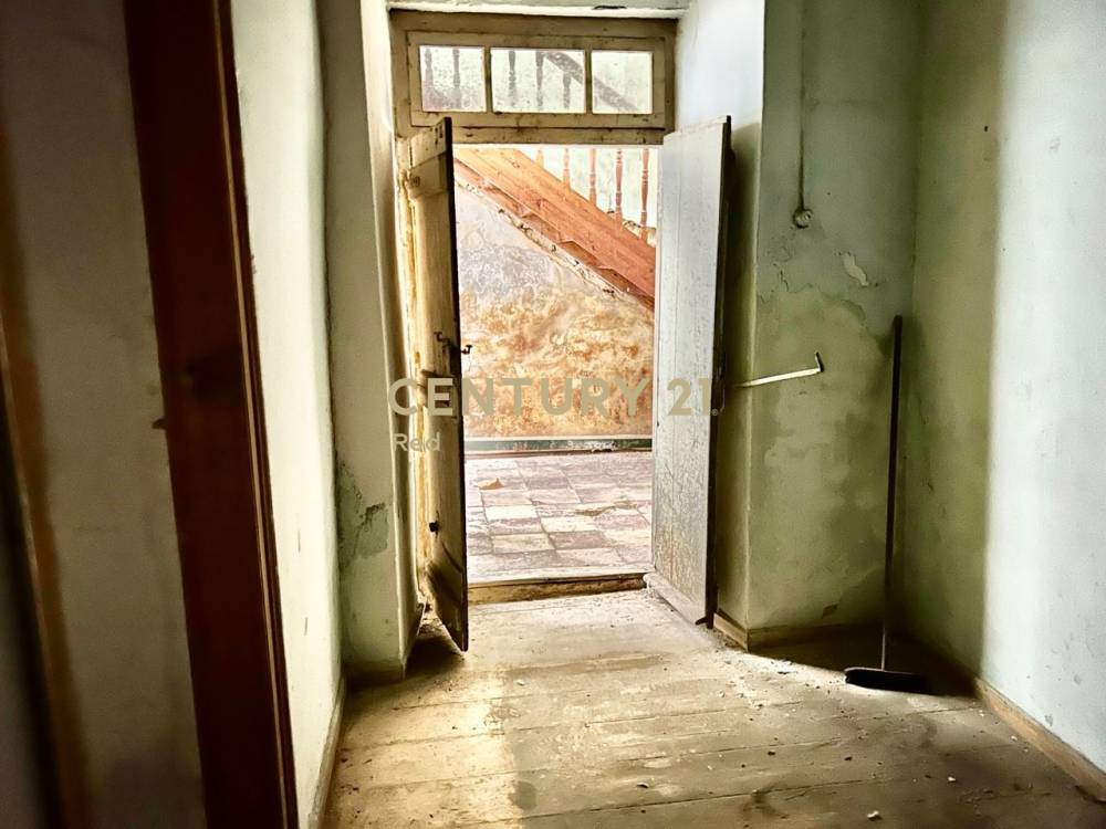 Κτίριο 215 τ.μ. προς πώληση στην περιοχή Χατζηκυριάκειο — φωτογραφία 7