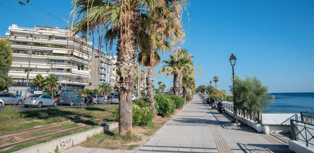 Οικόπεδο — Παλαιό Φάληρο