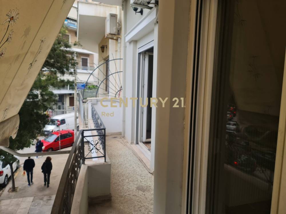 Επαγγελματικό κτίριο στη Νίκαια — φωτογραφία 5