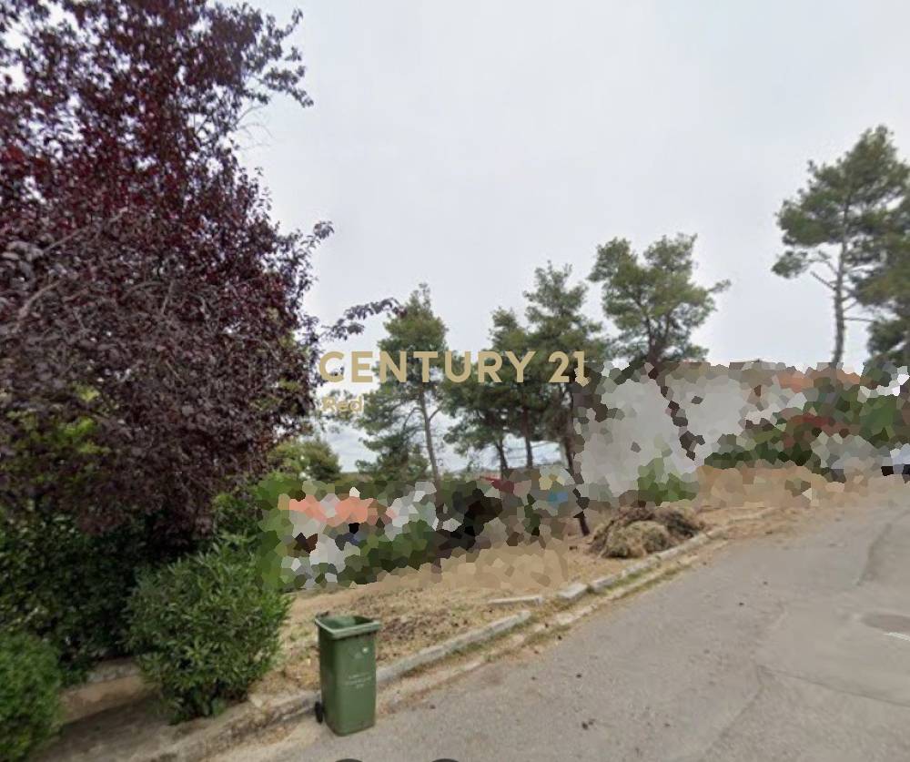 Οικόπεδο — Διόνυσος