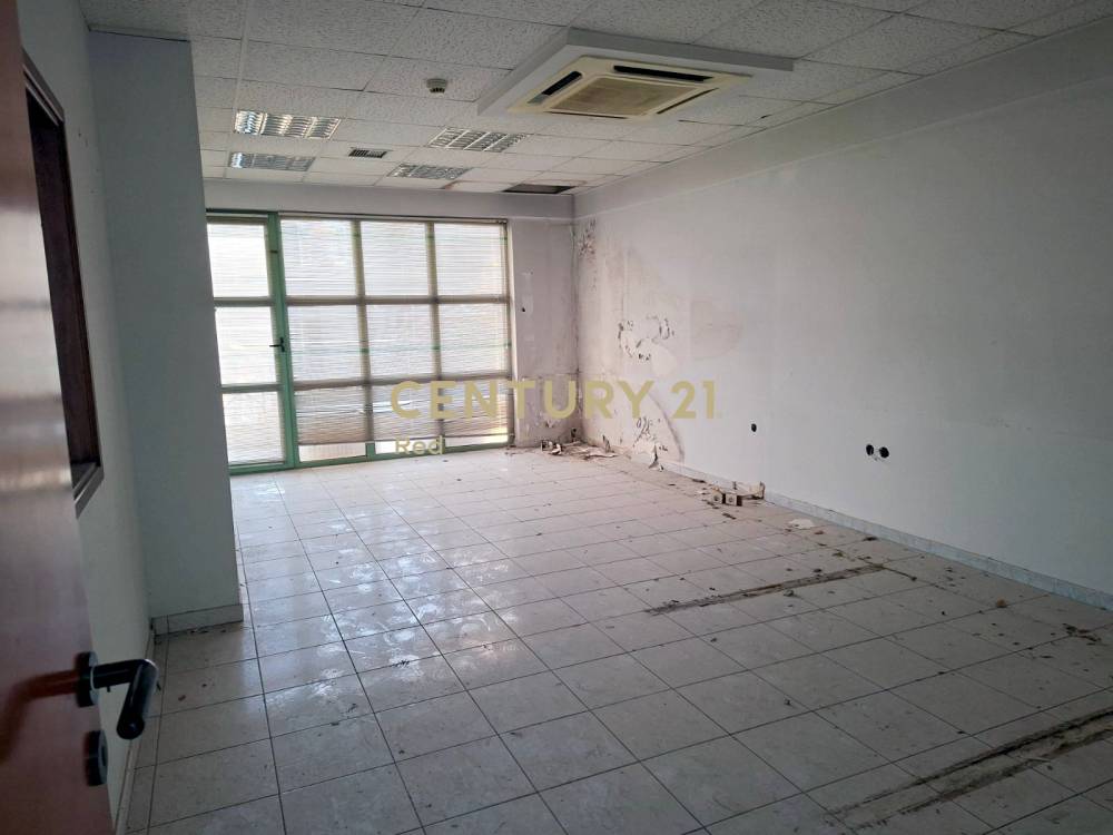 Γραφείο 400 τ.μ. προς ενοικίαση στην περιοχή Κερατσίνι — φωτογραφία 7