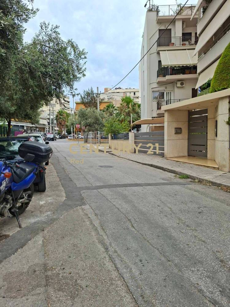 Οικόπεδο — Κερατσίνι