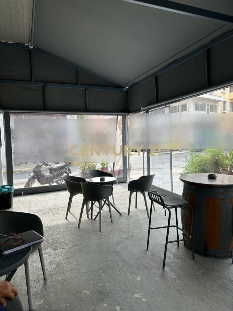Κατάστημα στην περιοχή Ταμπούρια — φωτογραφία 5