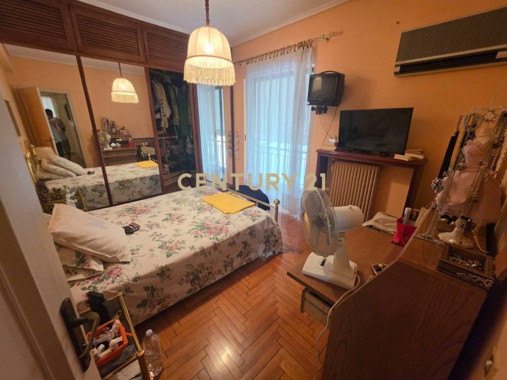 Κτίριο 880 τ.μ. προς πώληση στην περιοχή Κερατσίνι — φωτογραφία 12